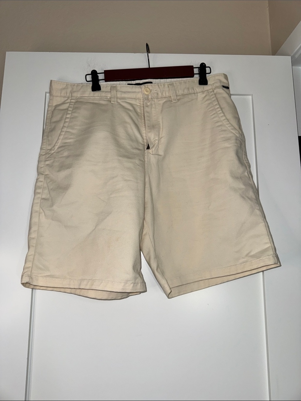 Vans Men's Cream Flat Front Chino Shorts Sz 34 cotton blend preppy inseam 9”